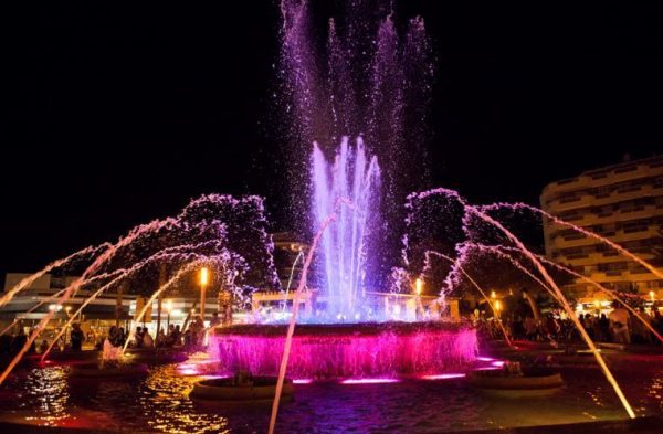 Passeig Jaume Salou y fuente luminosa