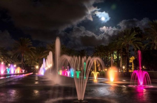 Mejores cosas que hacer en Salou y alrededores, fuente luminosa de Salou